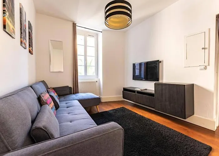 Maison Au Coeur De Valence Avec Parking Prive